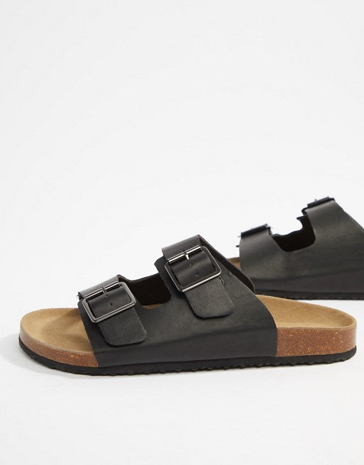 Sandals in Black With Buckle