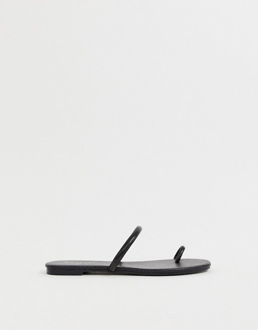 Simmi London Sahara Black Toe Loop Flat Sandals