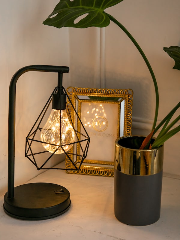 Diamond Shaped Table Lamp