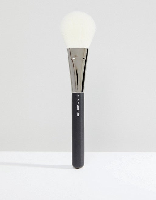 MAC 135S Large Flat Powder Brush