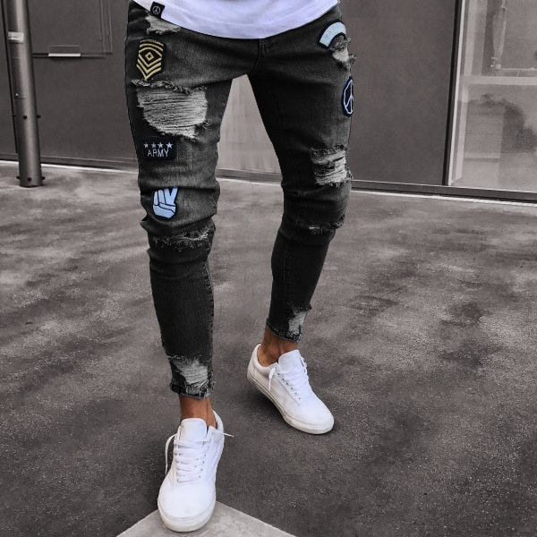 Hole Embroidered Slim Jeans